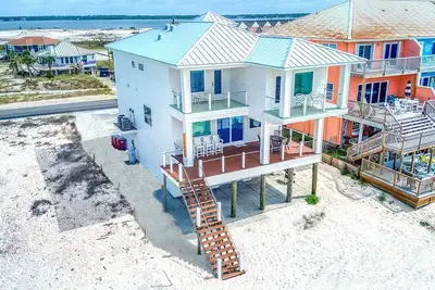 Image de Gorgeous Brand New Gulf Front Home on beautiful Navarre Beach!