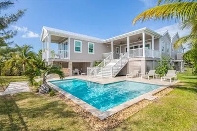 Image de Parking, Pet Friendly, Pool & Dock - Aquaria House