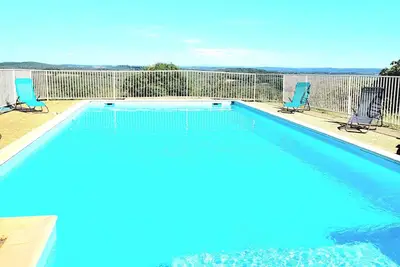 Image de Domaine 17 Personnes Piscine Mini Golf