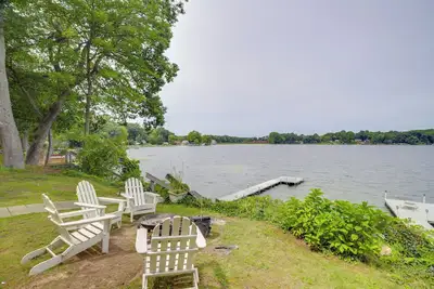 Image de Waterfront Cable Lake Cabin w/ Grill!