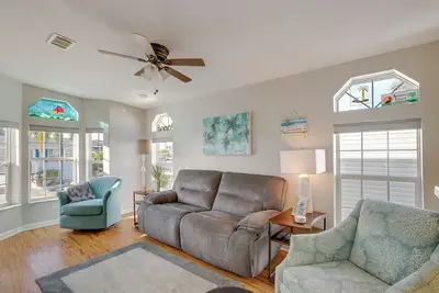 Image de Nettles Island Jensen Beach Home: Walk to Ocean!