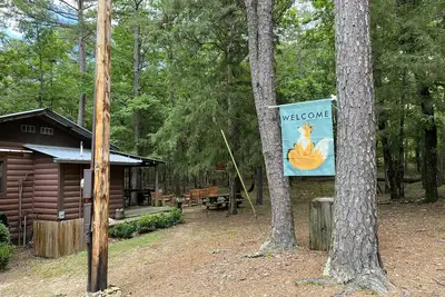 Image de 2 furnished cabins on unique fenced property close to Wolf Pen and Fourche Mt