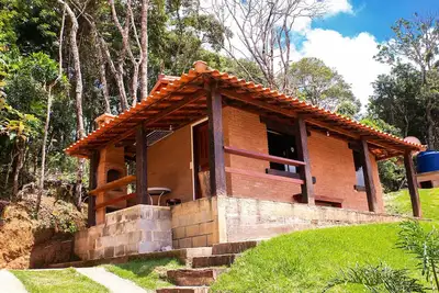 Image de Chalé Aconchegante com Churrasqueira para Relaxar