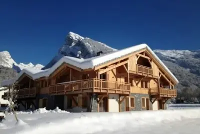 Spacious apartment in a chalet in Samoens