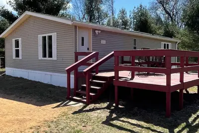 Image de Secluded cozy cabin walking distance to Castle Rock Lake - remodeled!