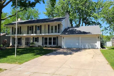 Image de Executive Rental - 4 bed, 4 bath fully furnished home W\/L2 Ev Charging Station