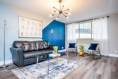 Image de King 2br 1free Parking Condo Newly Renovated!