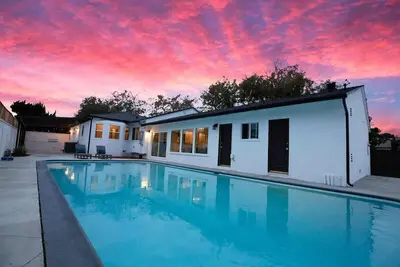Image de Modern Home close to SoFi Stadium, Lax & Beaches