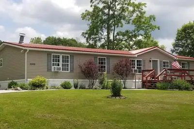 Image de Chautauqua country home. Boat, snowmobile, fishing, wineries, family get away.