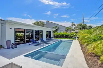 Image de Terra Mar Island Walk to private Beach 3/3 heated pool spa
