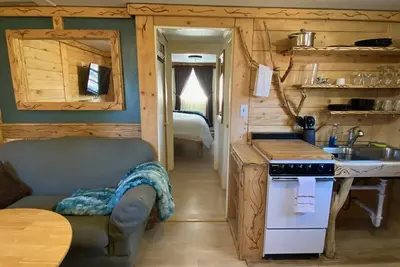 Image de The Nest\/Cabin 9 at The Cedaredge Lodge
