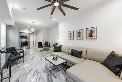 Image de Modern Upscale 5br/5ba (4 en suite) Home near Superdome and French Quarter