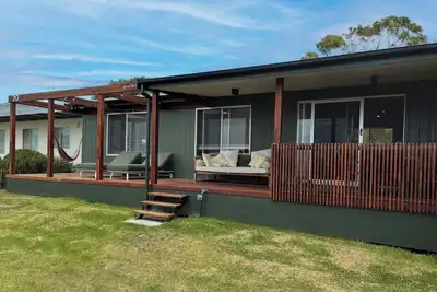 Image de Bower by the Sea. Your home away from home.