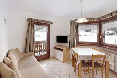 Image de Appartement de vacances \"Arcobaleno Giallo\" avec vue sur les montagnes, Wi-Fi et jardin