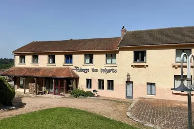 Image de Morvan, Ancienne Auberge des Brizards. Pêche et nature.