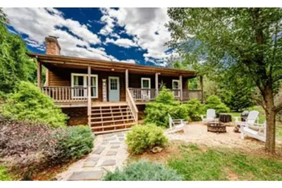 Image de Tatum's Mtn View Retreat- Sauna-Hiking- Unit A