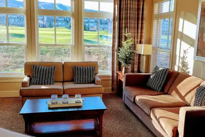 Image de Private corner unit with wide windows, beautiful ski slopes view