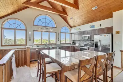 Oceanside:  Private Pool, beautiful home on full acre lot!