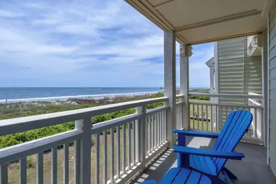 Image de Sea La Vie: Adorable Oceanfront Caswell Beach Condo with Community Pool