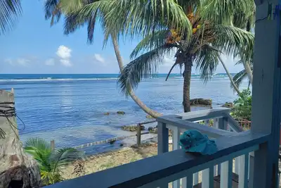 Image de idyllic, caribbean house with A\/C right by the sea