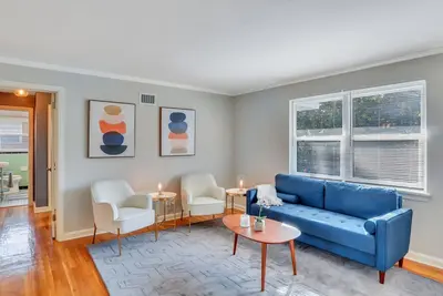 Image de Minutes from downtown Beautiful 2 bedroom apartment