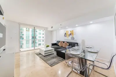 4br Apt w/Bay View @ Brickell, Free Parking