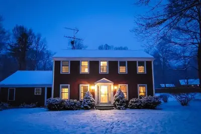 Image de 5 Bedroom cozy New England home - Cobb Meadow House