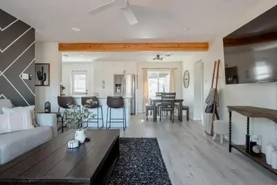 Image de Heated Pool, Hot Tub, Extended Master Suite, Putt-Putt, Old Town, Sleeps 10