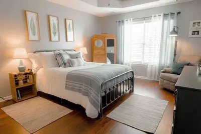 Image de AtHome+1 Stay | Suburban 3 Br | Fenced Yard