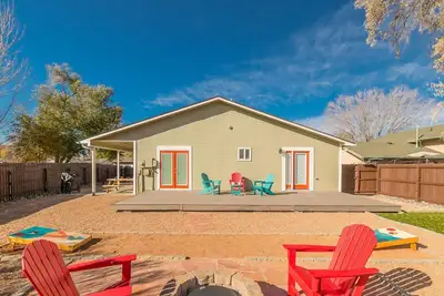 Image de Cherry Pie: Stylish Stay Near Trails & Downtown