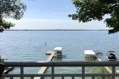 Image de 6 Bedroom Home with Beautiful View and close to many amenities
