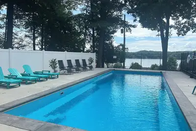 Image de Claytor Lake Lakeview Home