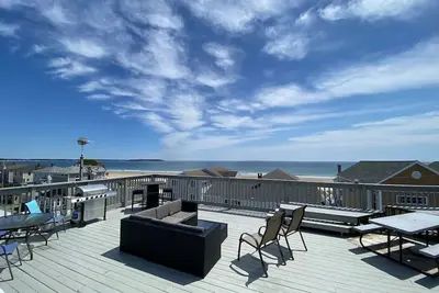 Image de Bliss Beach House ♦ Vast Ocean Views ♦ Skydeck ♦ Private Hot Tub