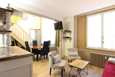 Image de Appartement T3 cosy avec WiFi, proche centre, Thermes & commodités, capacité 6 pers.