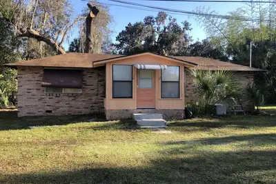 Image de See St John's River from Porch! Clean, simple set up sleeps 4. Rural & Quiet