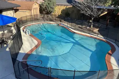 Image de Large 4 Bedroom, 15 mins to Six Flags, Cowboys\/Rangers Stadium w\/ Tesla 220v