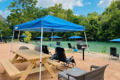 Image de #10 Son's River Ranch - Glamping Cabin w\/ 2 Queen Beds