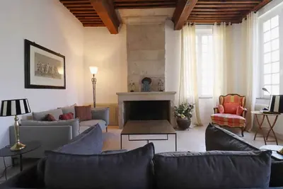 Image de Elégance Renaissance Appartement d'Exception Place aux Herbes du Xvi -ème siècle