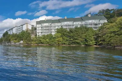 Image de Beautiful 3 Bedroom Unit On The Lake