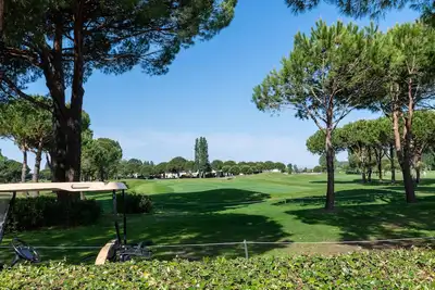 Image de Le merveilleux T3 du golf / vue panoramique / Piscine / Climatisation
