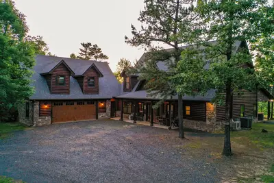 Image de Gated Hilltop Luxury Lodge on 100 acres - Relax and Enjoy Amazing Views