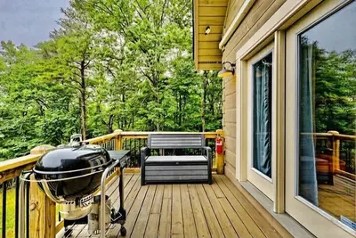 5 acres\/secluded\/pet friendly