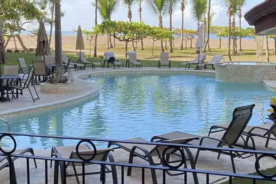Expect The Best! 3br2ba Ocean, Beachfront, 1st Floor, Walk out to Pool and Beach