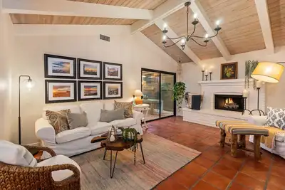 Image de Family home, steps to sand, close to towns wedding venues, E-Bikes for rent!