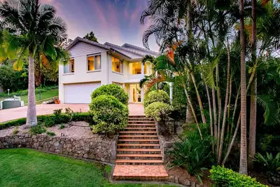Image de Uniquely designed house with tropical resort style pool 12kms from Brisbane Cbd.