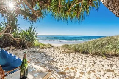 Image de 20 Steps - Stunning Beachfront Retreat. Private beach access. North Byron
