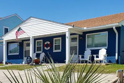 Image de Dog-Friendly Third-Row Beach Duplex with Free WiFi - a Short Walk from the Beach