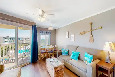 Image de 3rd-Floor Condo Overlooking Courtyard w/Beach Views, WiFi, Shared Pools/Hot Tub