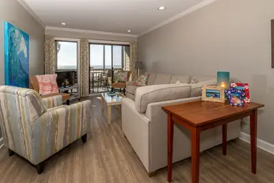 Image de Third Floor, Oceanfront Condo with Excellent View, Shared Outdoor Pool & Grills