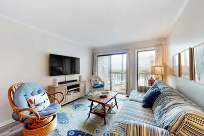 Image de Oceanfront, First-Floor Condo with Lovely View, Balconies, WiFi & Shared Pool